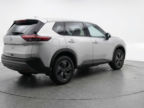 Used 2025 Nissan Rogue SV FWD image 9