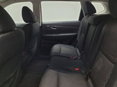 Used 2017 Nissan Rogue S image 18