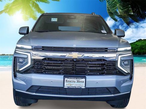 New 2026 Chevrolet Suburban LS image 2