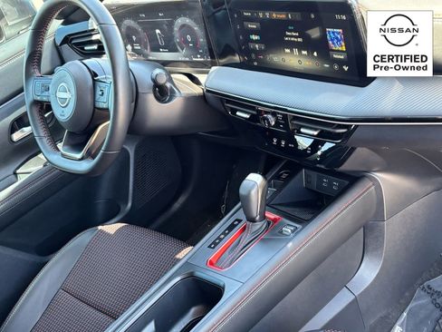 Certified 2025 Nissan Kicks SR FWD image 9