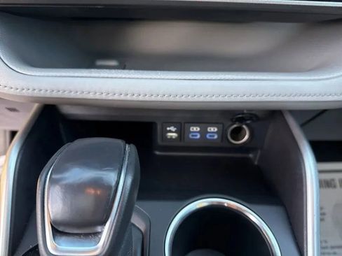 Used 2022 Toyota Highlander XLE image 23