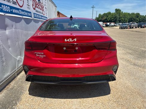 Used 2023 Kia Forte LXS FWD image 4