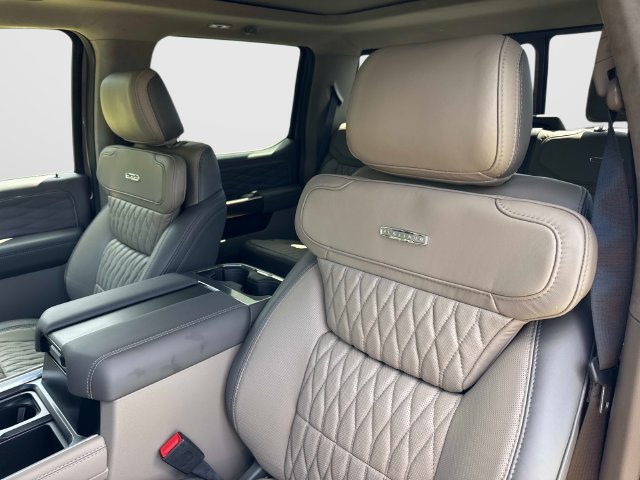 New 2027 Ford F350 Platinum w/ Platinum Plus Package AWD/4WD image 23