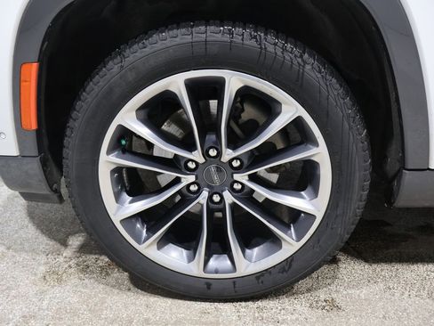 Used 2022 Jeep Wagoneer Series III w/ Premium Group I image 9