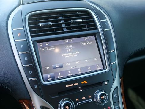 Used 2020 Lincoln Nautilus Reserve w/ Monochromatic Package image 16