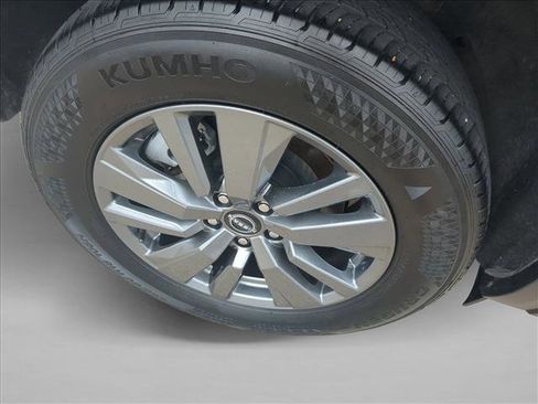 Used 2025 Nissan Pathfinder SV AWD/4WD image 23