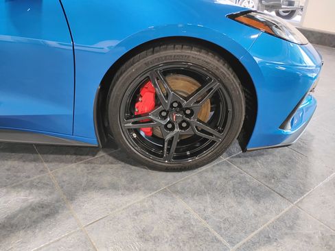 Used 2024 Chevrolet Corvette Stingray Preferred Cpe w/ Z51 Performance Package RWD image 18