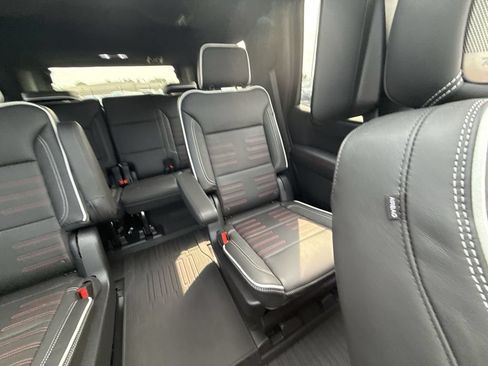 Used 2026 GMC Yukon AT4 Ultimate AWD/4WD image 14