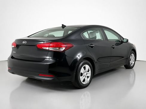 Used 2017 Kia Forte LX FWD image 3