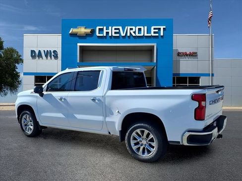 Used 2022 Chevrolet Silverado 1500 LTZ w/ LTZ Premium Package AWD/4WD image 5