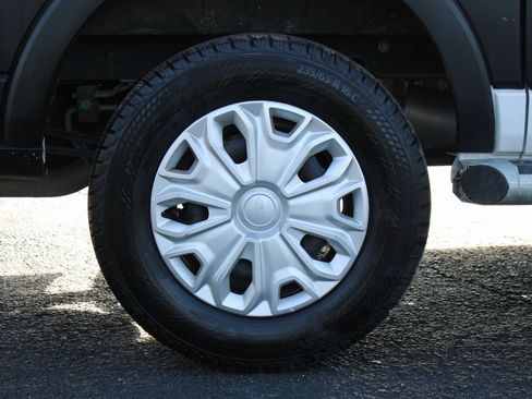 Used 2024 Ford Transit 250 Low Roof w/ Exterior Upgrade Package image 19