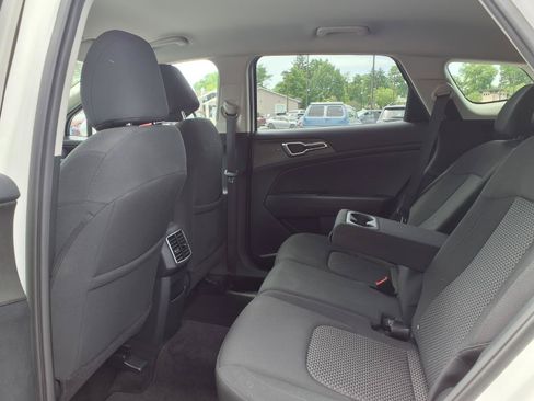 Used 2023 Kia Sportage LX AWD/4WD image 27