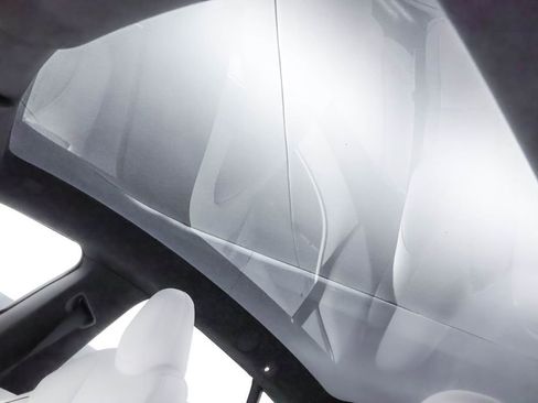 Used 2023 Tesla Model S Plaid image 5