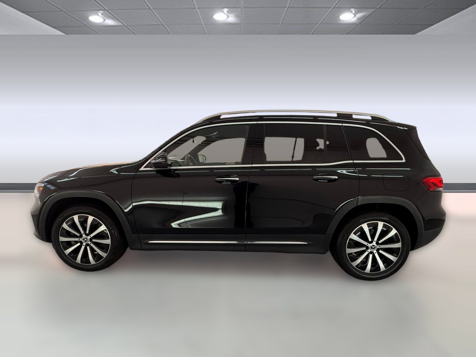 Used 2022 Mercedes-Benz GLB 250 image 2