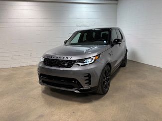 New 2025 Land Rover Discovery Dynamic SE video 2