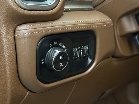 Used 2019 RAM 2500 Limited image 29