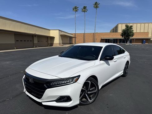Used 2022 Honda Accord Sport image 3