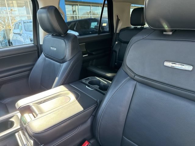 Used 2025 Ford Expedition Platinum AWD/4WD image 22