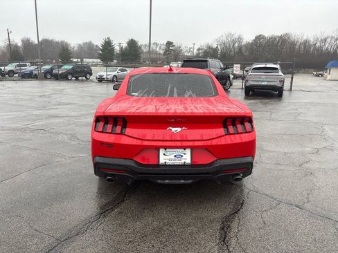 Used 2025 Ford Mustang Coupe RWD image 5