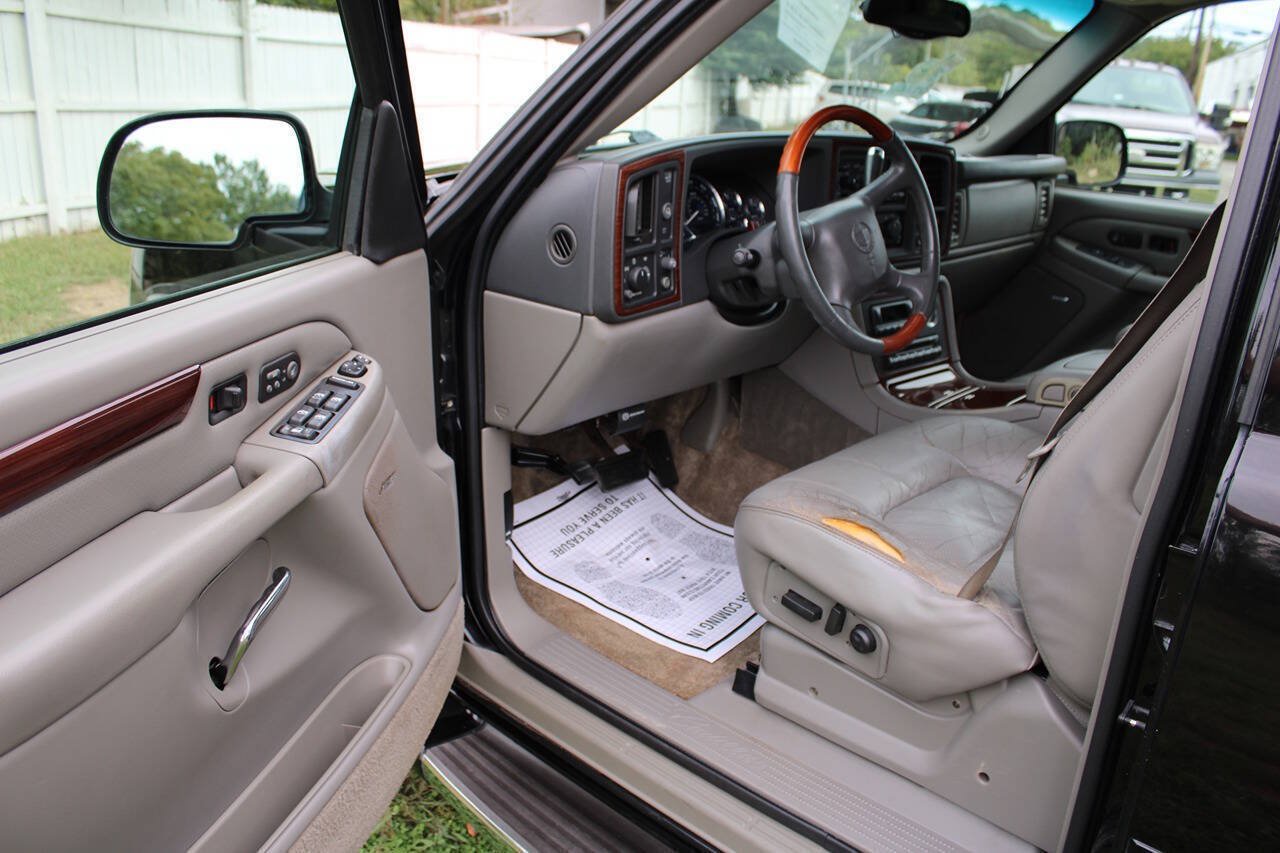 Used 2002 Cadillac Escalade AWD image 13