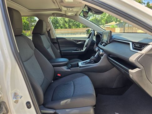 Used 2022 Toyota RAV4 XLE w/ Convenience Package FWD image 28