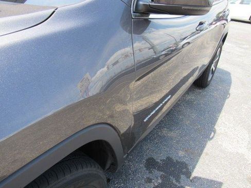 Used 2020 Jeep Cherokee Limited AWD/4WD image 7