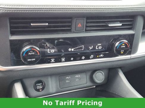 Used 2024 Nissan Rogue SV FWD image 18
