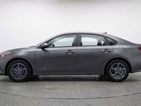 Used 2025 Kia K4 LXS image 5