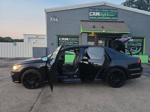 Used 2018 Volkswagen Passat 2.0T R-Line image 34