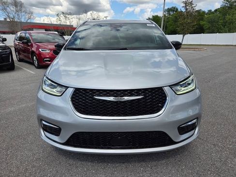 New 2026 Chrysler Pacifica Select image 16