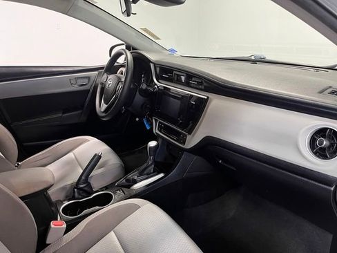 Used 2017 Toyota Corolla LE w/ Carpet Mat Package (TMS) FWD image 11