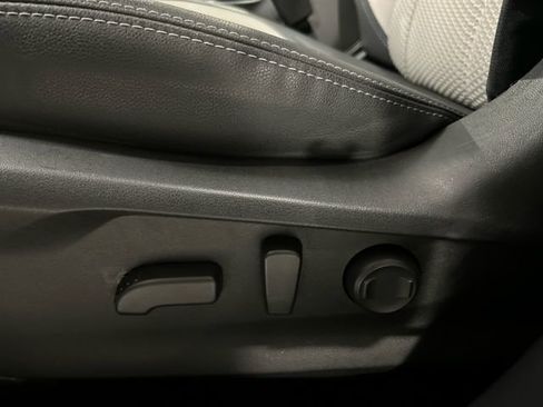 Used 2023 Subaru Forester Premium AWD/4WD image 11