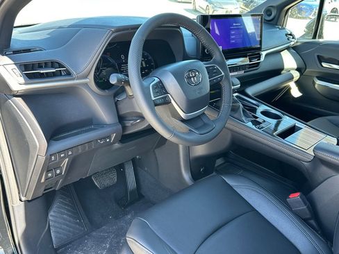 New 2026 Toyota Sienna XLE Woodland Edition image 16