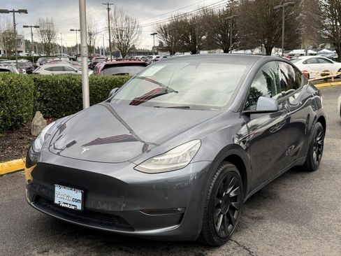 Used 2021 Tesla Model Y Long Range image 4