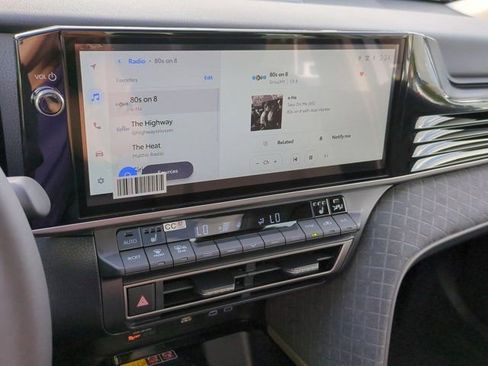 Used 2026 Toyota Camry XLE image 12