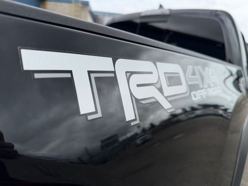 Used 2018 Toyota Tacoma TRD Off-Road AWD/4WD image 35
