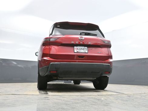 Used 2025 Nissan Rogue SV image 29