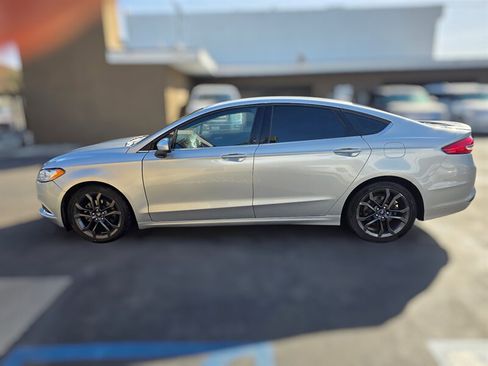 Used 2018 Ford Fusion SE w/ Equipment Group 201A image 11