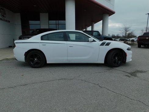 Used 2022 Dodge Charger SXT image 10