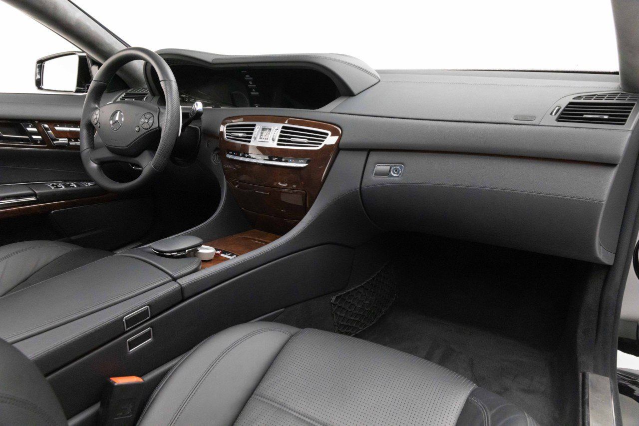 Used 2011 Mercedes-Benz CL 63 AMG image 2
