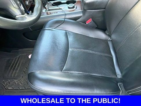 Used 2017 Nissan Pathfinder Platinum w/ Family Entertainment Package AWD/4WD image 11