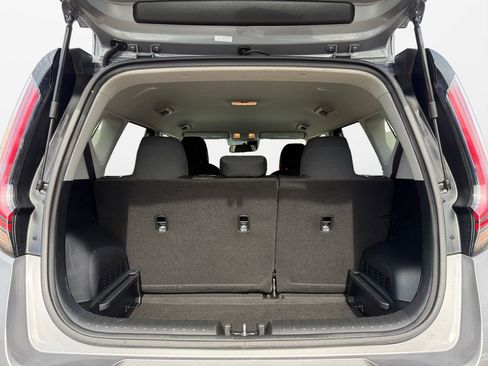 Certified 2025 Kia Soul LX w/ LX Technology Package image 18