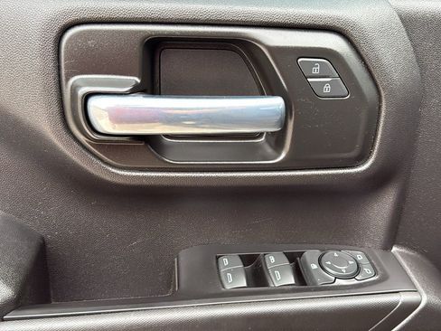 Used 2023 Chevrolet Silverado 1500 Custom RWD image 12