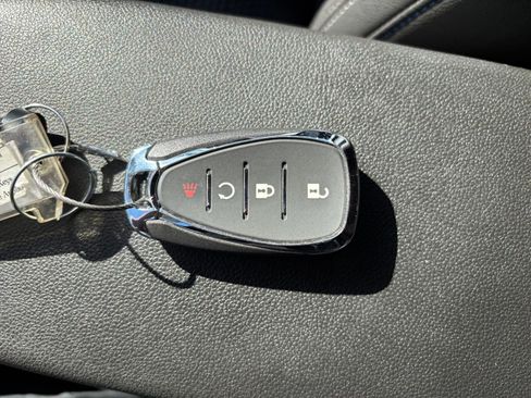 Used 2025 Chevrolet Trax LT image 21