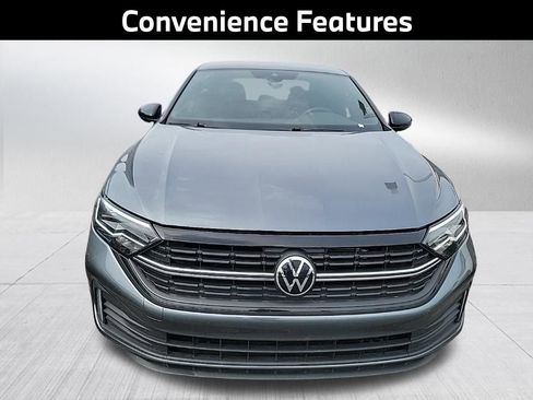Used 2023 Volkswagen Jetta Sport image 3