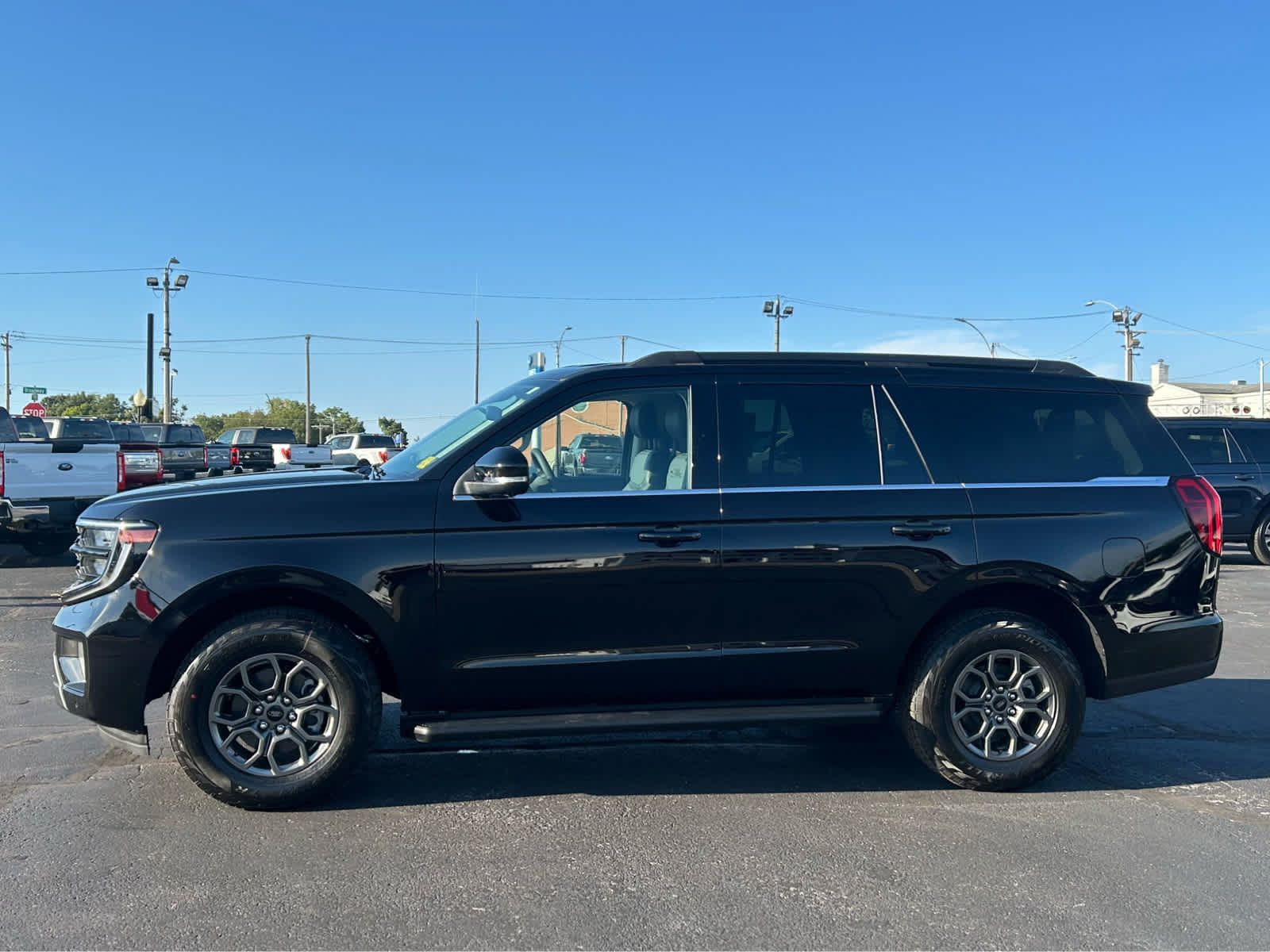New 2027 Ford Expedition Active AWD/4WD image 1