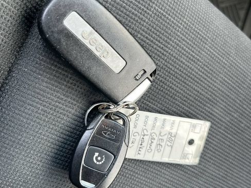Used 2015 Jeep Grand Cherokee Laredo w/ Quick Order Package 23E AWD/4WD image 34
