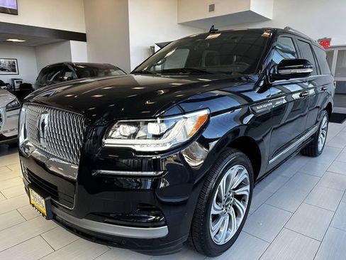 Certified 2024 Lincoln Navigator Reserve image 8