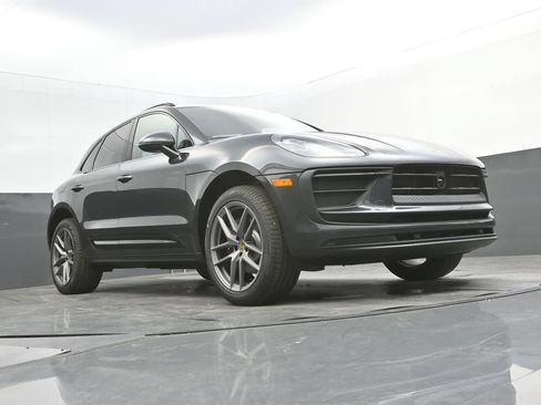 New 2026 Porsche Macan AWD/4WD image 40
