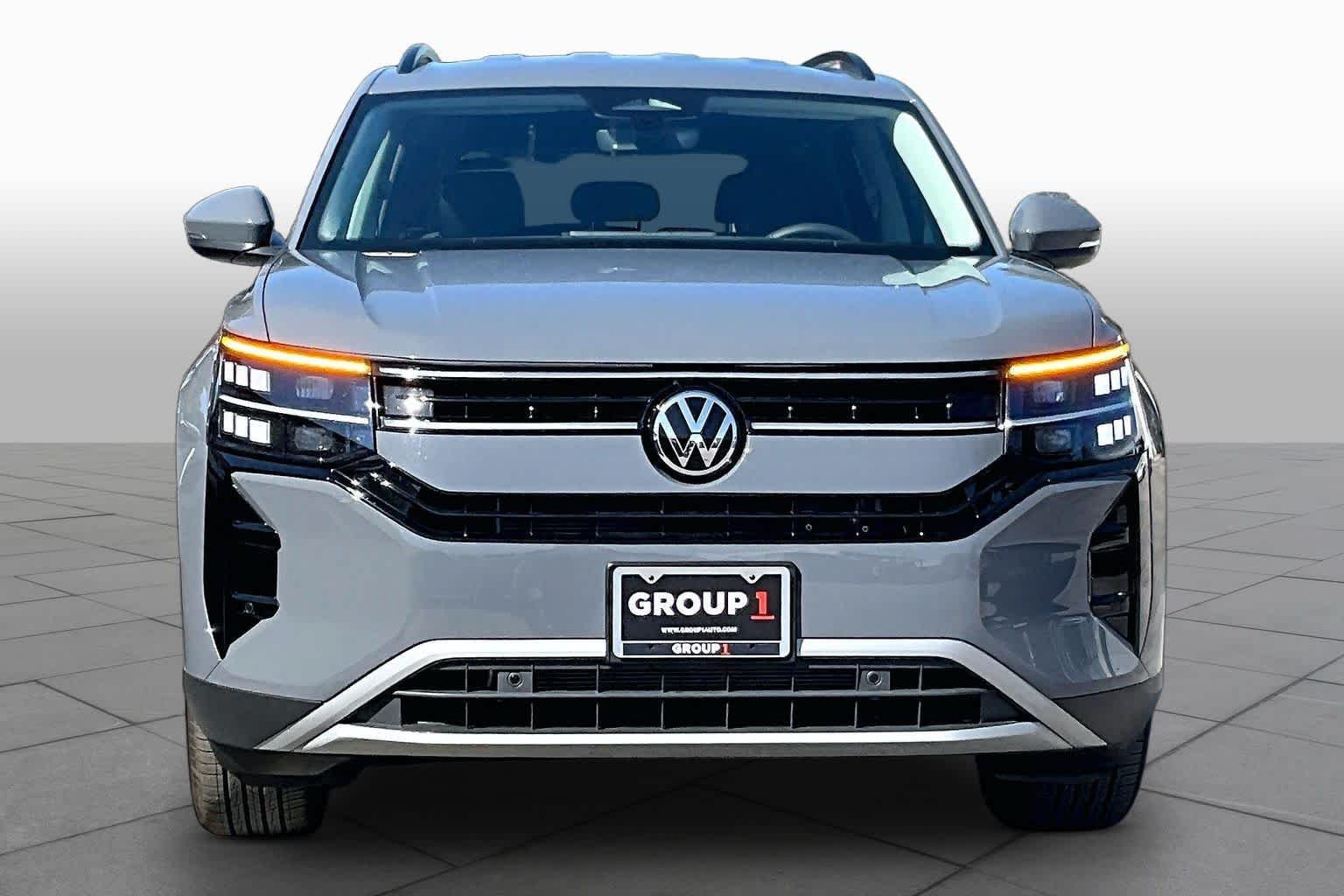 New 2027 Volkswagen Atlas SE FWD image 3